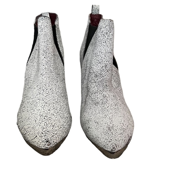 Report Signature Toby White Crackle Pointed Toe Booties, size 6.5 - Picture 2 of 15